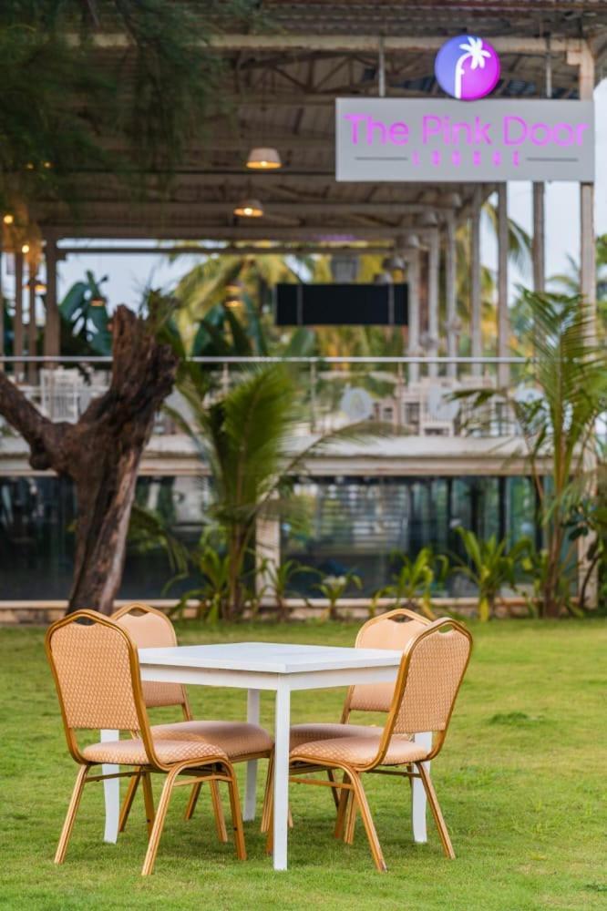 Foxoso La Beach Resort & Spa Старый Гоа Экстерьер фото